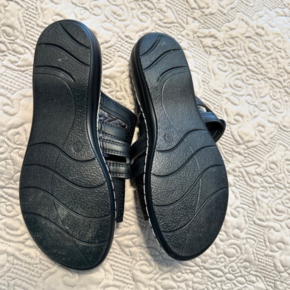 CLOSET CLEAR OUT! Natural Reflections 1" Wedge Sandals, comfy cushioned footbed! - Picture 6 of 6